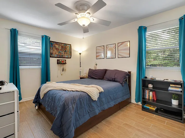 310 Lancaster Dr — Photo 8