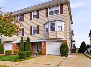 15-69 215th St UNIT 1, Bayside, NY 11360