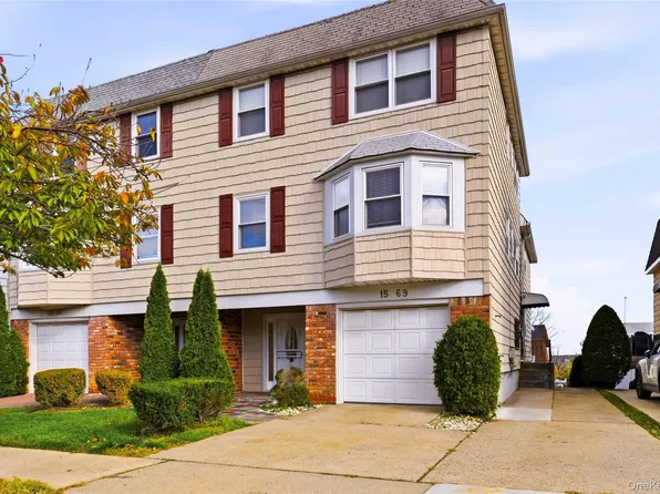 15-69 215th St Unit 1, Bayside, NY 11360