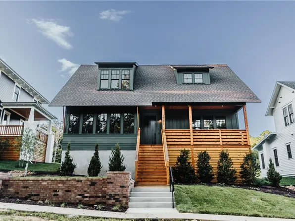 1750 W Markham Rd, Fayetteville, AR 72701