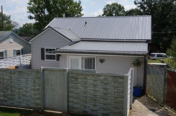 3rd image of 2457 Bradley St