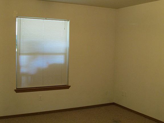 3rd image of 803 N 20th Ave APT 1