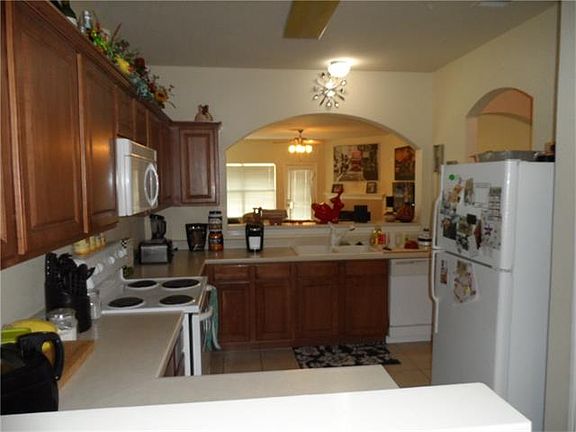 4th image of 206 Saul St