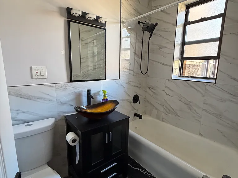 610 Salem Ave — Photo 12
