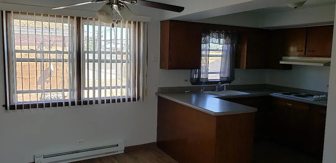 2 bed, 900 sqft, $1,575 — Photo 4