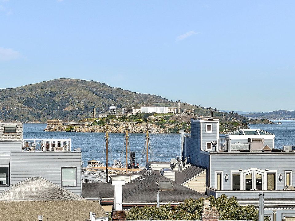 1st image of 840 Bay St