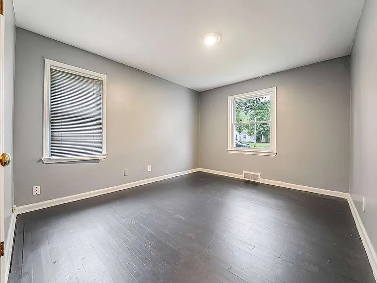 2533 Greenvale Rd — Photo 24