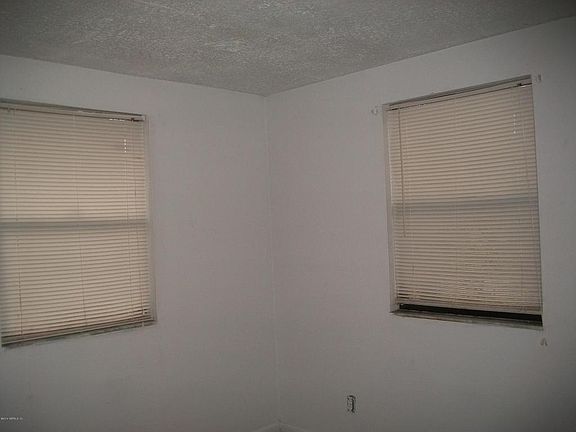 4th image of 5360 Shannon Ave