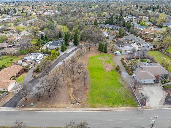3rd image of 19361 Hollow Ln