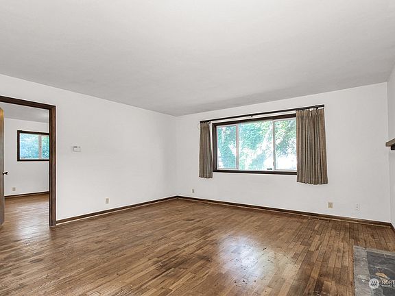 4th image of 6602 6th Avenue SW
