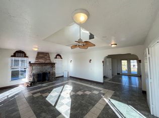 831 Mason Rd #M, Vista, CA 92084