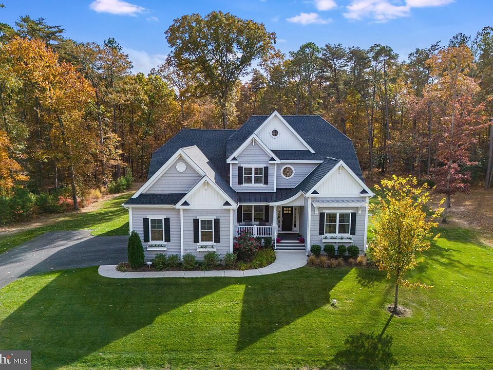 1st image of 19036 Winterberry St