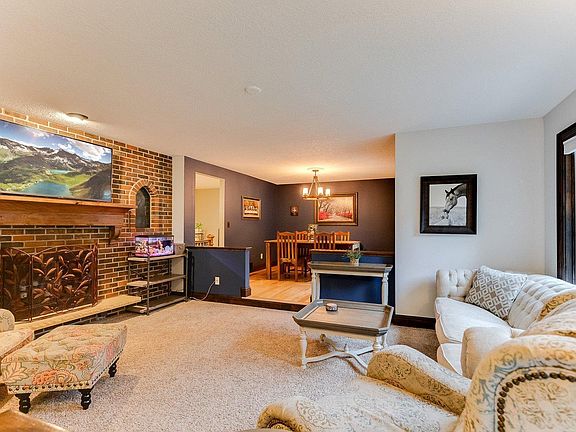 3rd image of 3208 W 132nd St