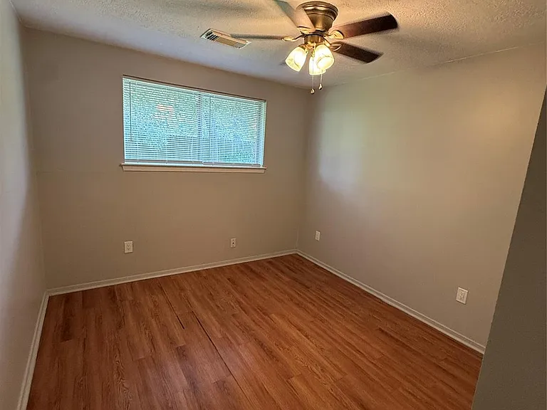 403 Brandywyne Dr — Photo 7
