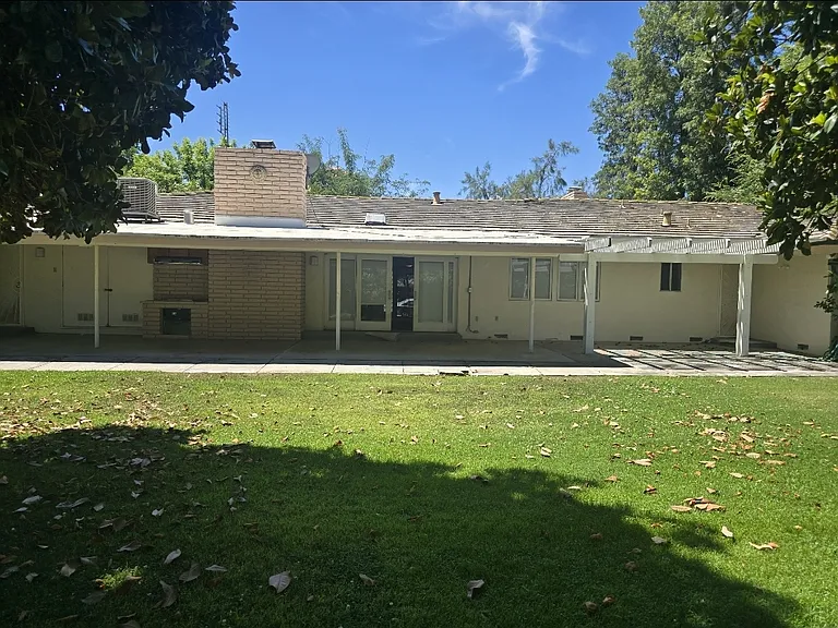 1176 W San Bruno Ave — Photo 71