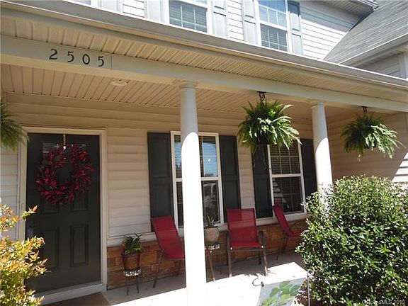 3rd image of 2505 Holly Oak Ln