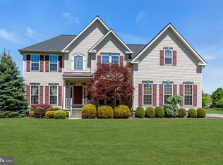 24 Hickory Way, Robbinsville, NJ 08691