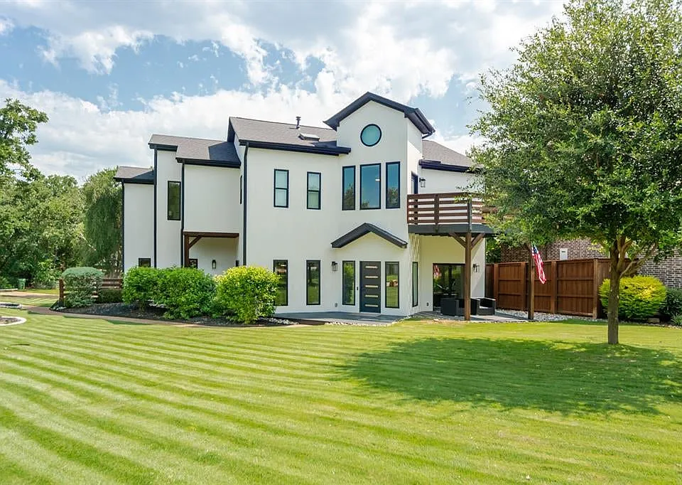 2856 Peninsula Dr