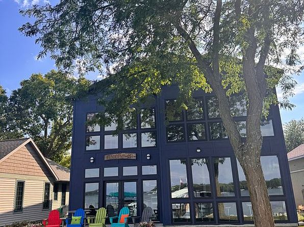 1516 Lakeside Ave