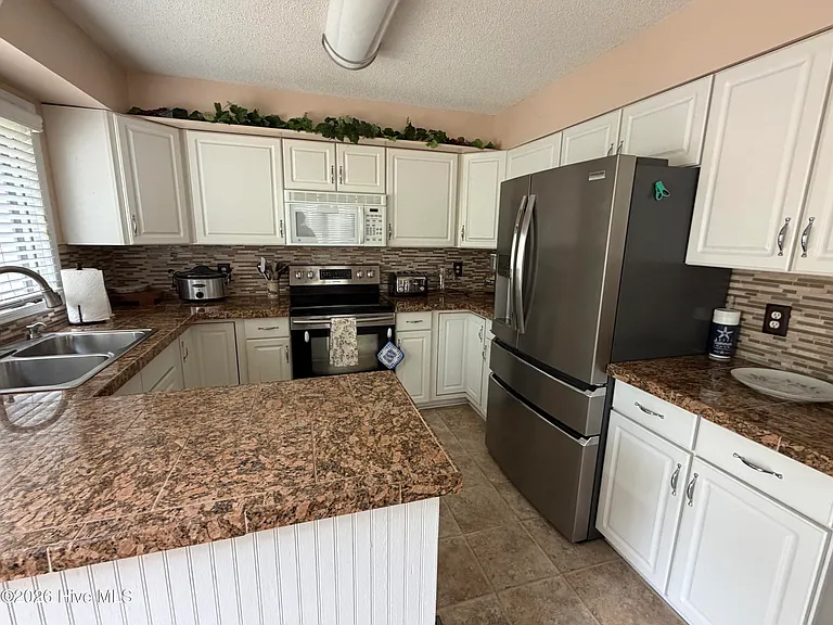 32 Martin Dr #A — Photo 5