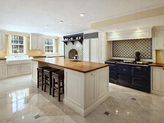 5th image of 29 Charlton St #Townhouse 1