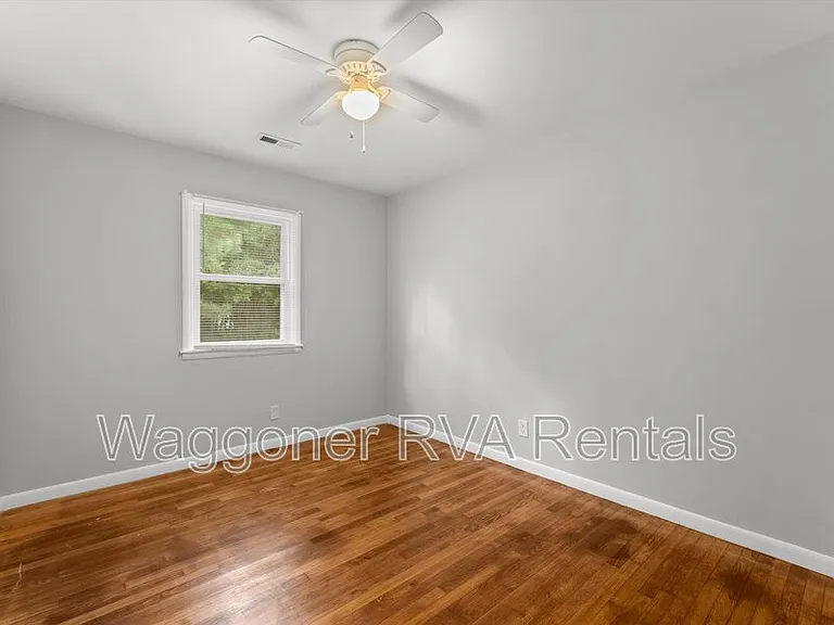 924 Kingsway Rd — Photo 40
