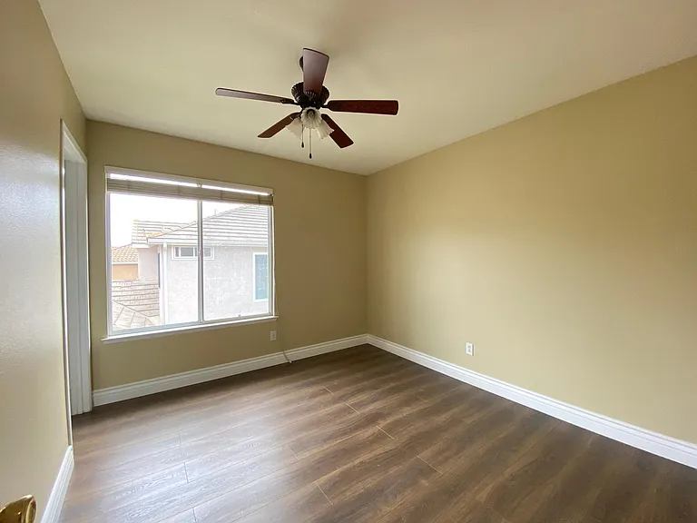1758 Vista Del Norte — Photo 8