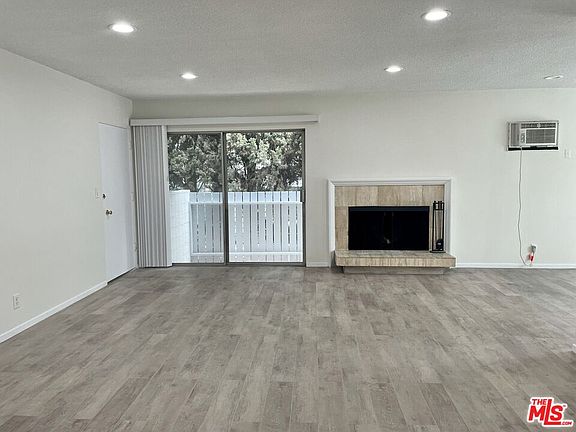 2nd image of 1127 Magnolia St APT 1