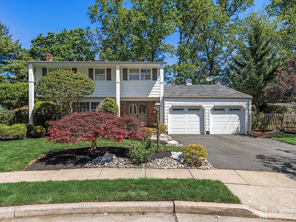 1st image of 54 Eileen Way