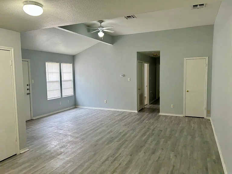 12212 Maverick Bluff St — Photo 8
