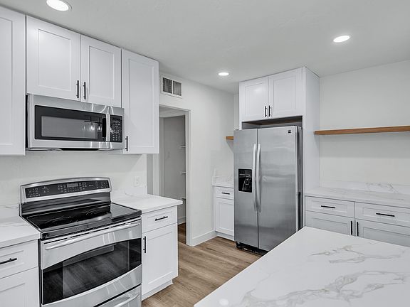 4th image of 4311 N 11th Pl
