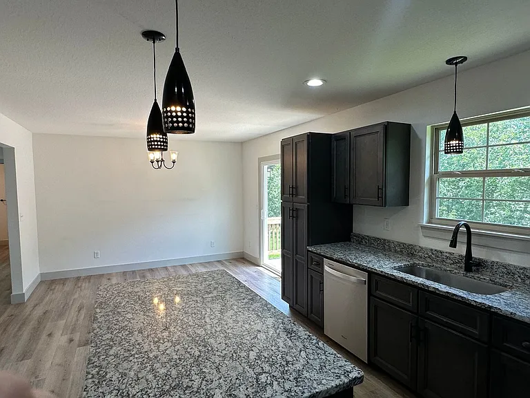 165 Mesa Dr — Photo 22