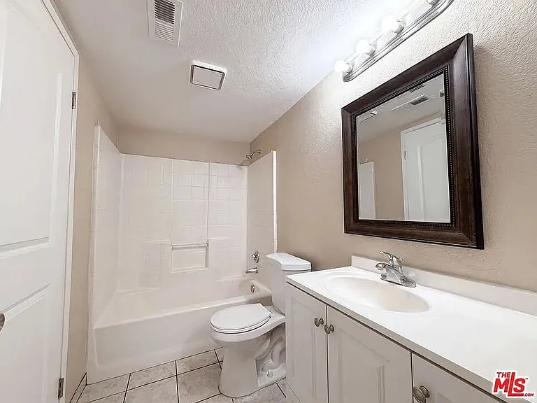 5503 W Avenue L6 — Photo 8