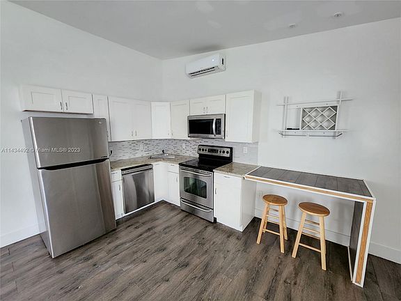 5th image of 1330 NE 133rd St #0