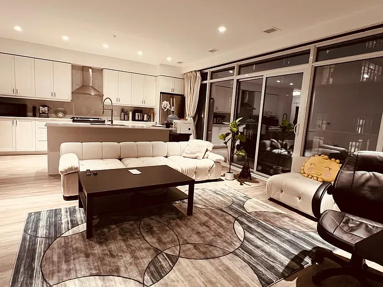 50 Grand Ave S #1701 — Photo 4