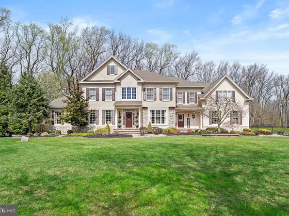 18 Sleepy Hollow Ct, Allentown, NJ 08501