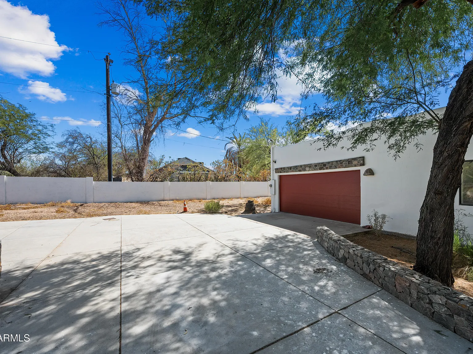 6 bed, 4.5 bath, 4403 sqft, $3,995 — Photo 4