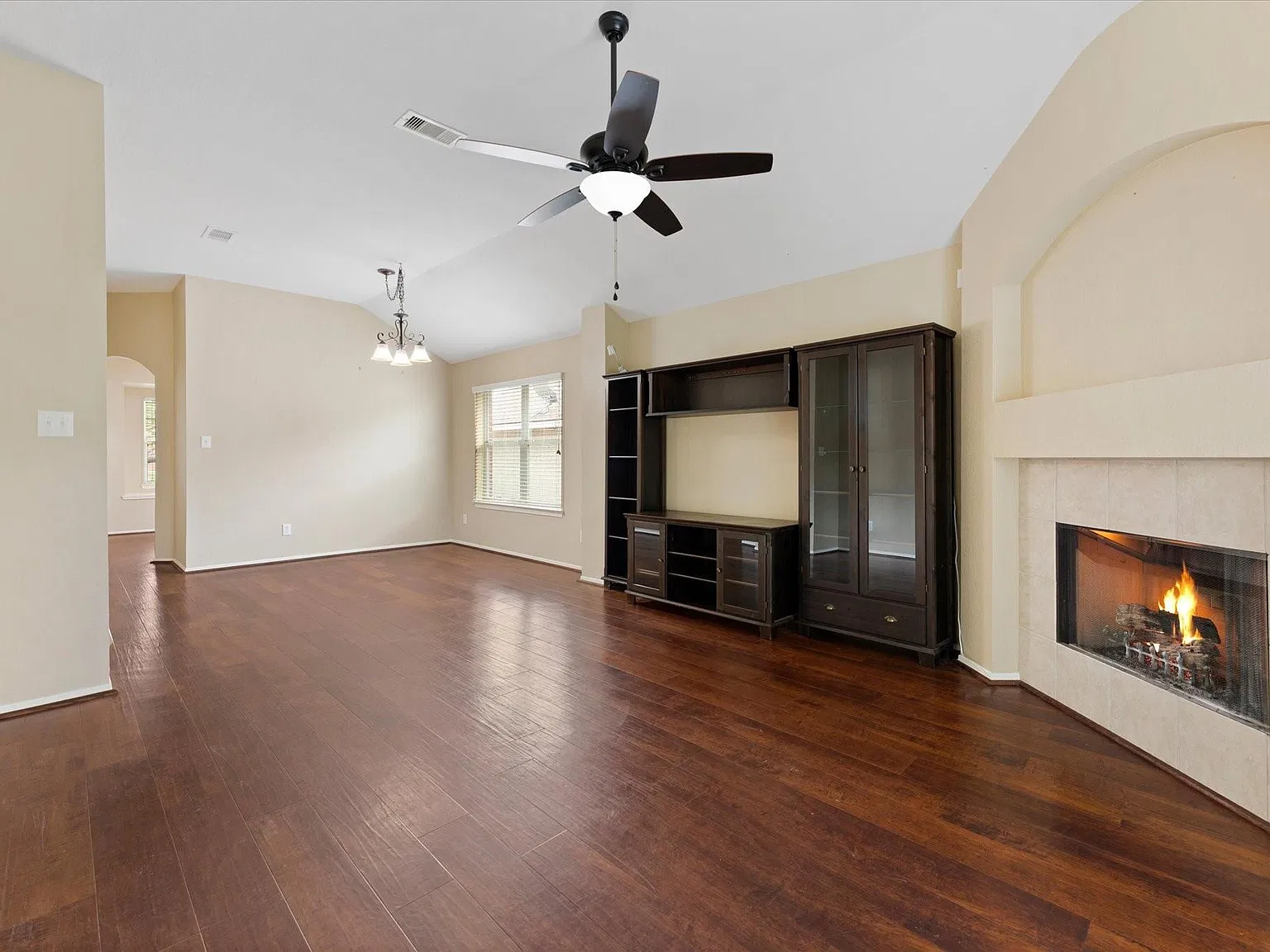 3 bed, 2.0 bath, 1312 sqft, $1,750 — Photo 3