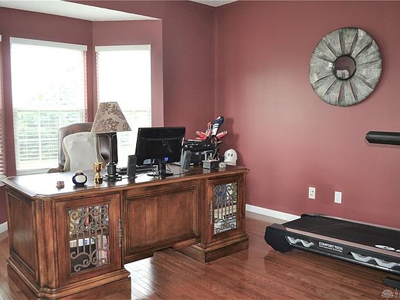4th image of 1227 Foxcroft Ct