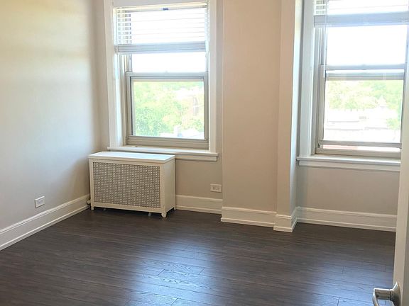 4th image of 1370 E Hyde Park Blvd #407