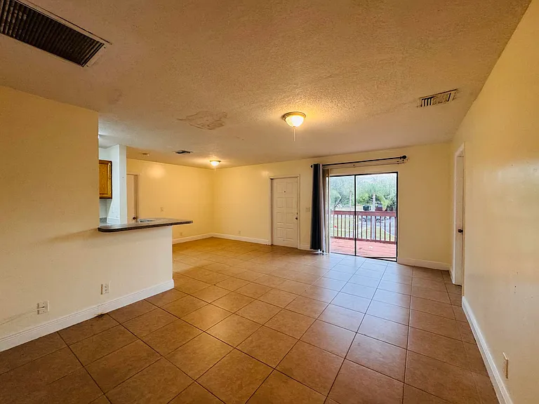 7 Crossings Cir #G — Photo 35