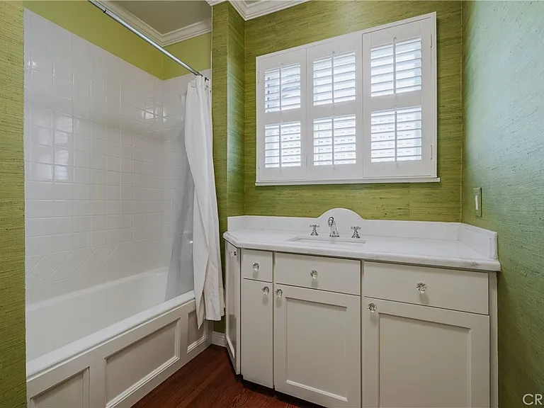 1243 Rossmoyne Ave — Photo 24