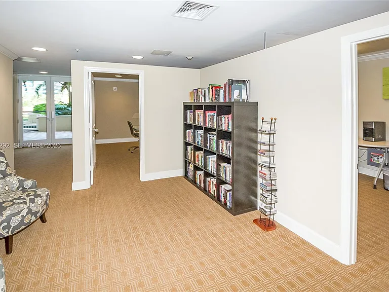 511 SE 5th Ave #704 — Photo 35