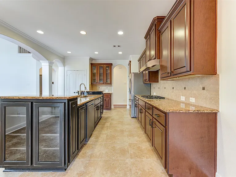 1335 Altavilla Ln — Photo 14