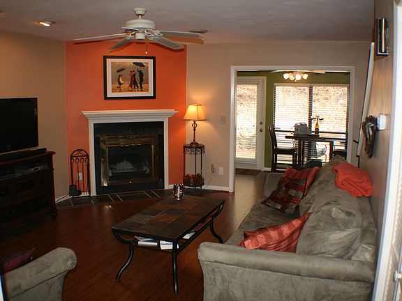 2nd image of 7023 Oak Ct