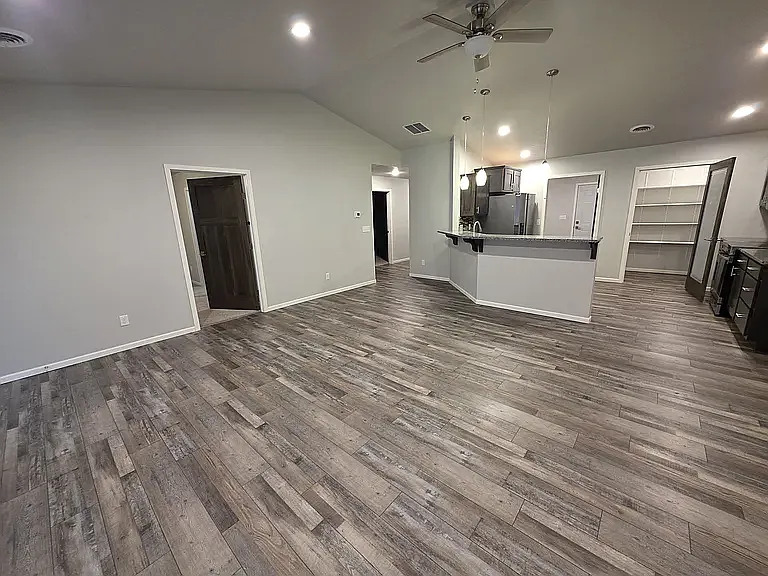 2050 Quail St — Photo 2