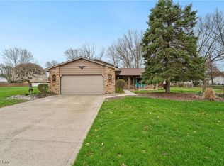 4281 Berkeley Dr, Sheffield Village, OH 44054