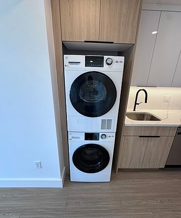 4th image of 139 Erasmus St #2A