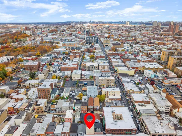 510 43rd Street image 10 of 32