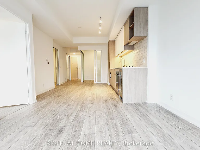 2020 Bathurst St #536 — Photo 4